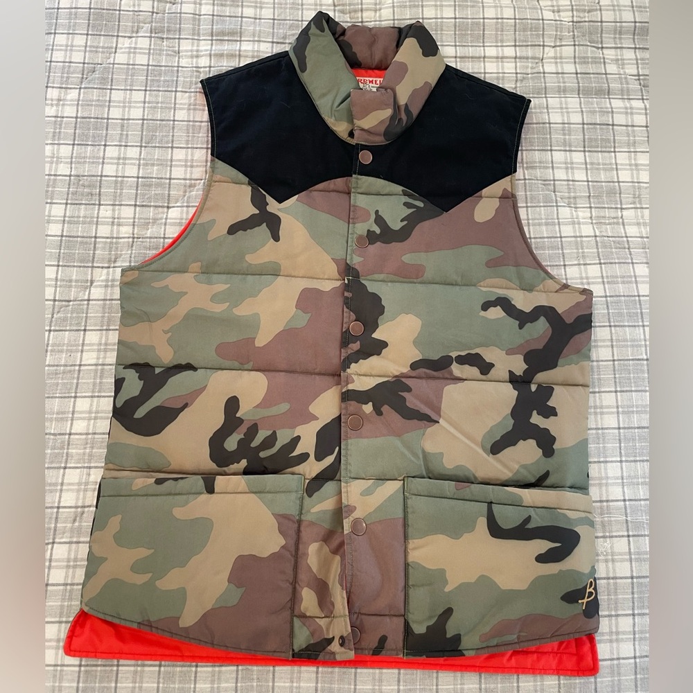 Birdwell Camouflage Insulated/Puffer Vest. Like New! Size M.
